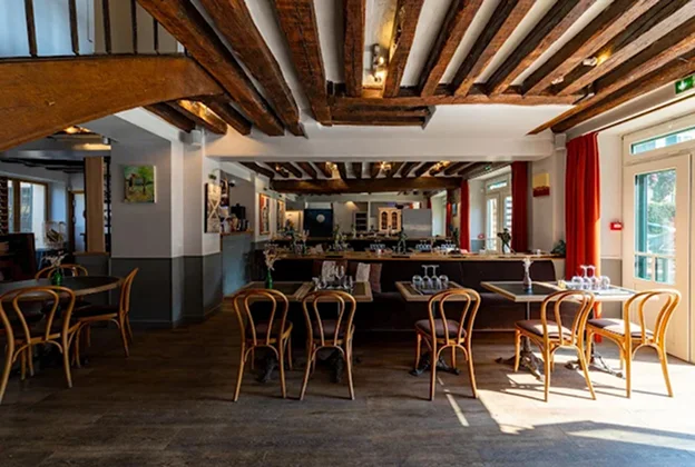 Privatisation du restaurant pour Mariage, Anniversaire, Réunion de famille, Séminaire, Repas d'association, Déjeuner d'affaires à La Celle Saint Cloud (78)